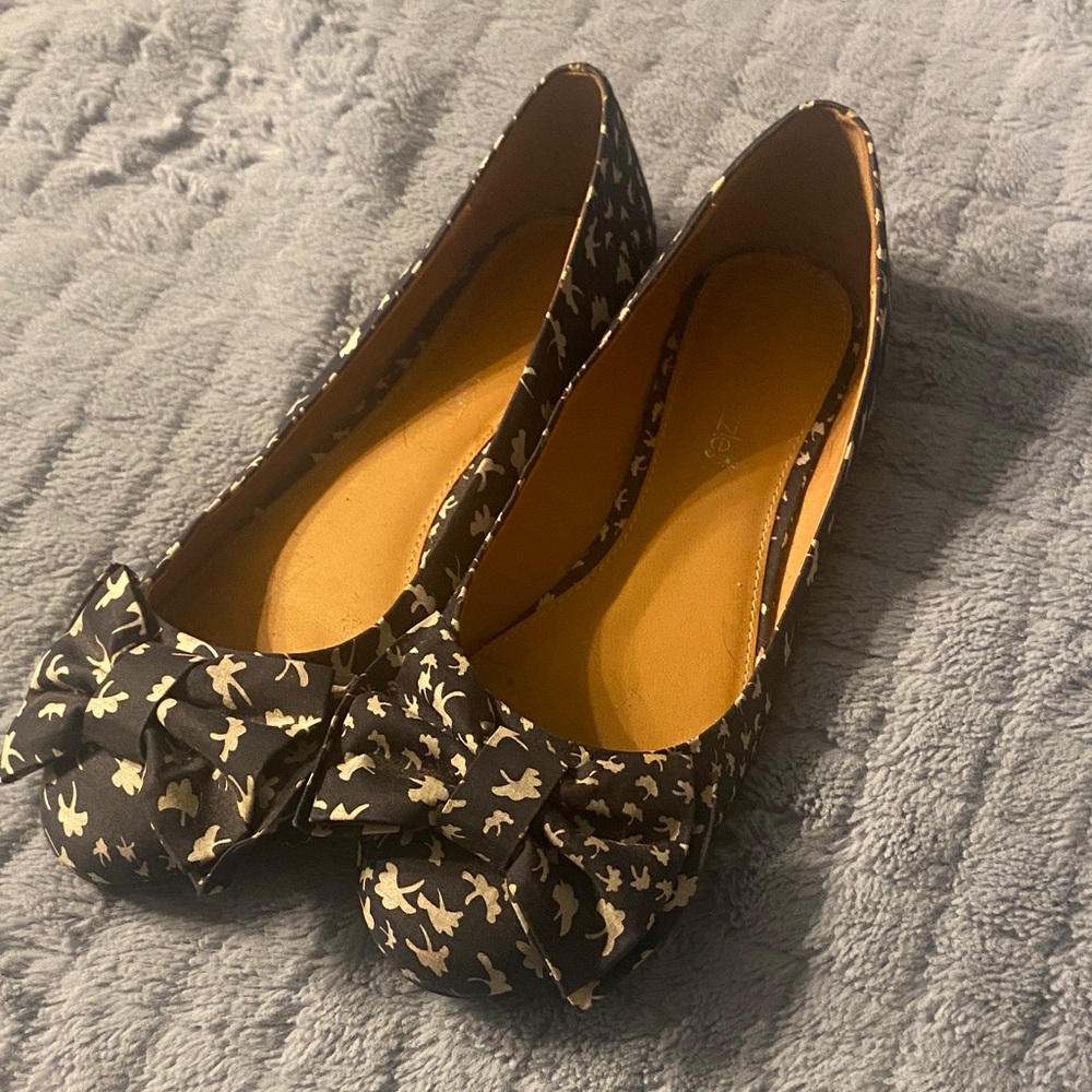 Shoedazxle Floral Bow Women's Flats size 9